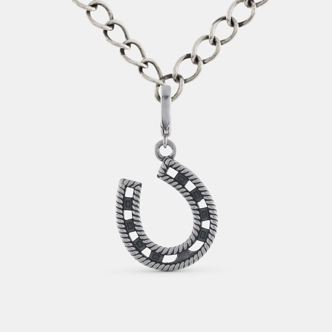 Lucky Horseshoe Pendant With Chain In 925 Silver