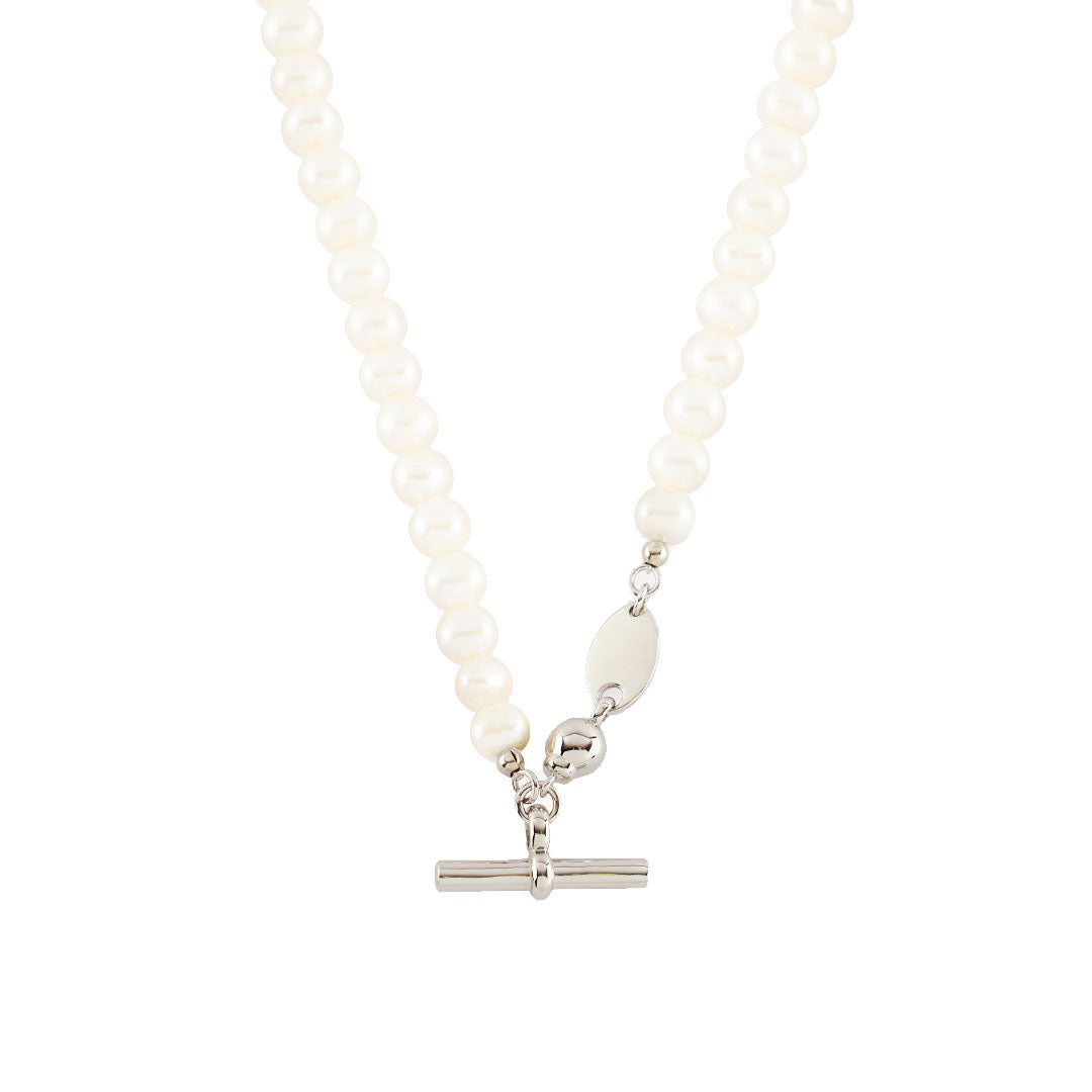 Pearl necklace with a Silver t-bar on white background