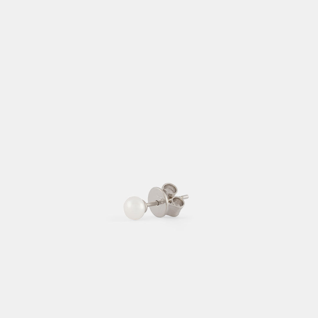 Silver Pearl Stud Earring