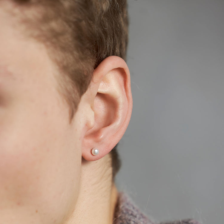 Silver Pearl Stud Earring